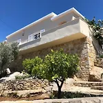 Tranquility House Astros Vakantiehuis *