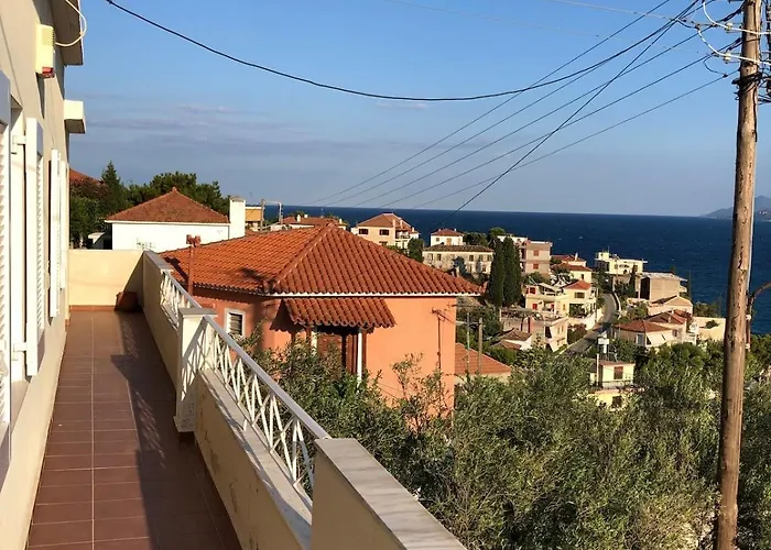 Tranquility House Astros * Parálion Ástros