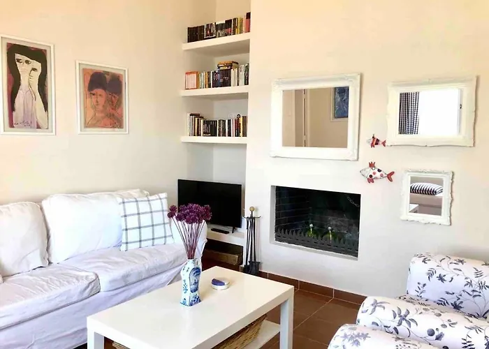 Tranquility House Astros * Parálion Ástros